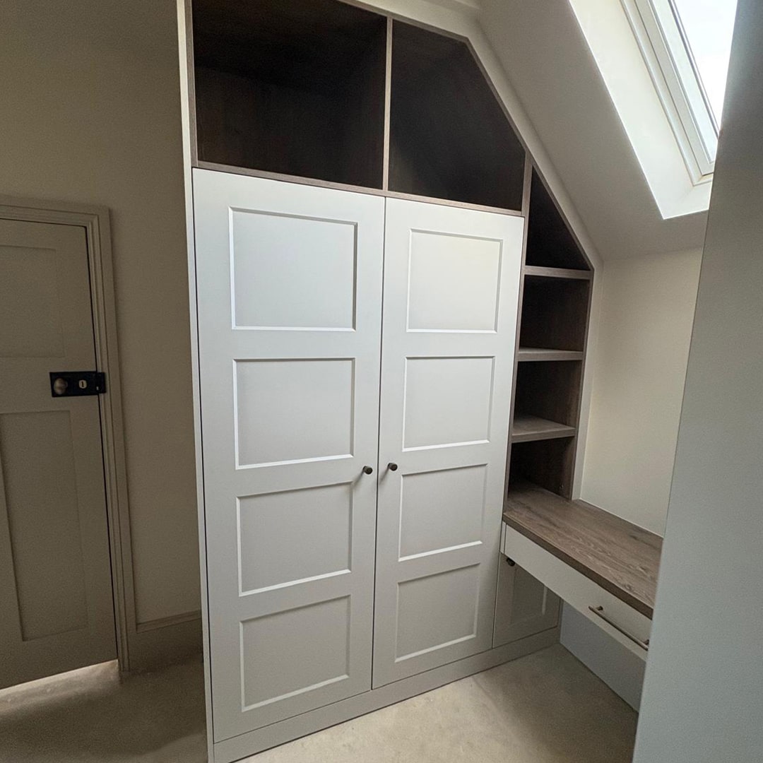 Beaconsfield fitted dressing room with floor-to-ceiling wardrobes in Porcelain