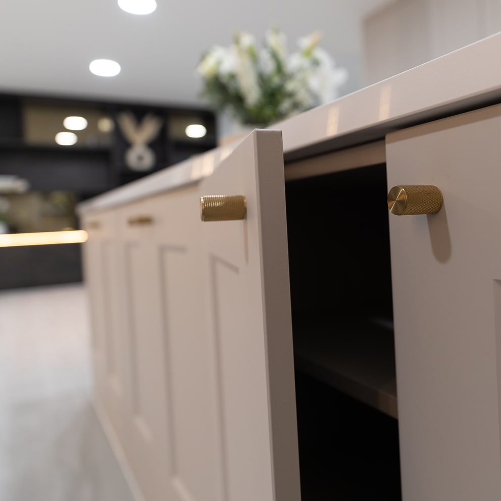 Soft Close Hinges: A “Must-Have” Option for Modern Bespoke Furniture