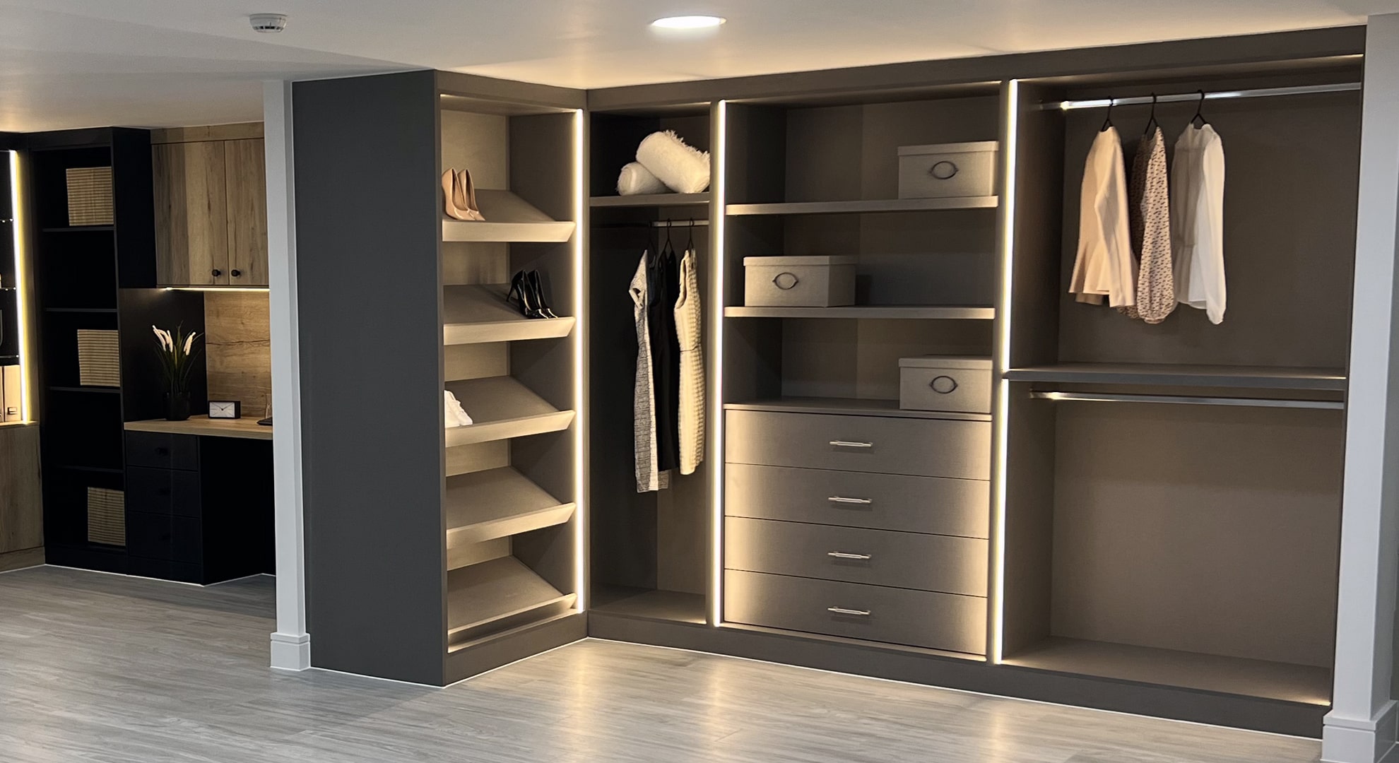 Walk In Wardrobes